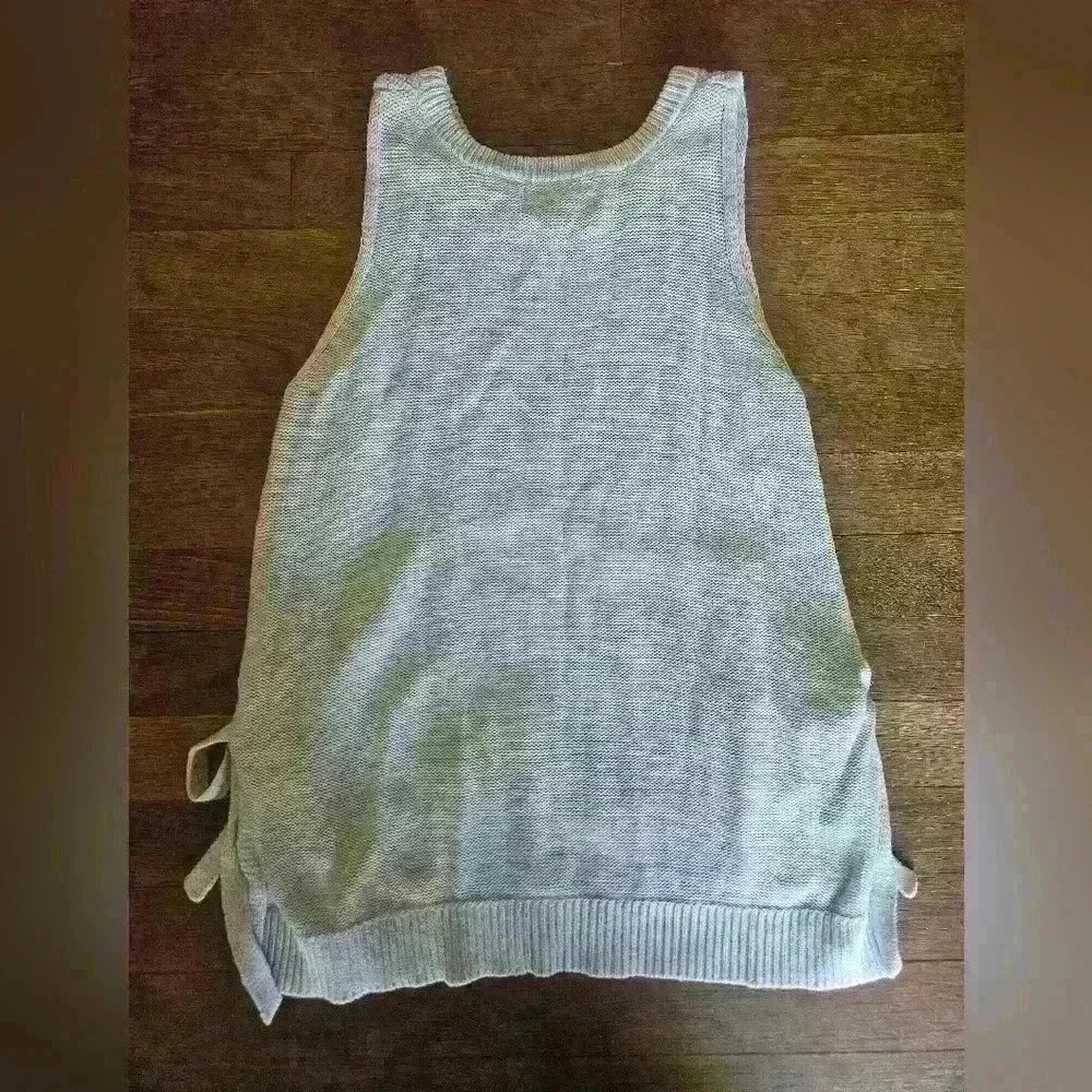 Universal Threads Knit Tank Top W/Tie Sides - Picture 4 of 4